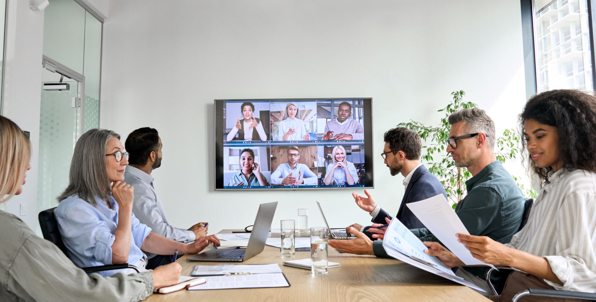 5 Ways to Enhance Video Conference Booking With a Meeting Room System